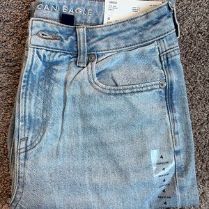 American Eagle Mom Jean Strigid Blue Breeze Size 4 Regular
